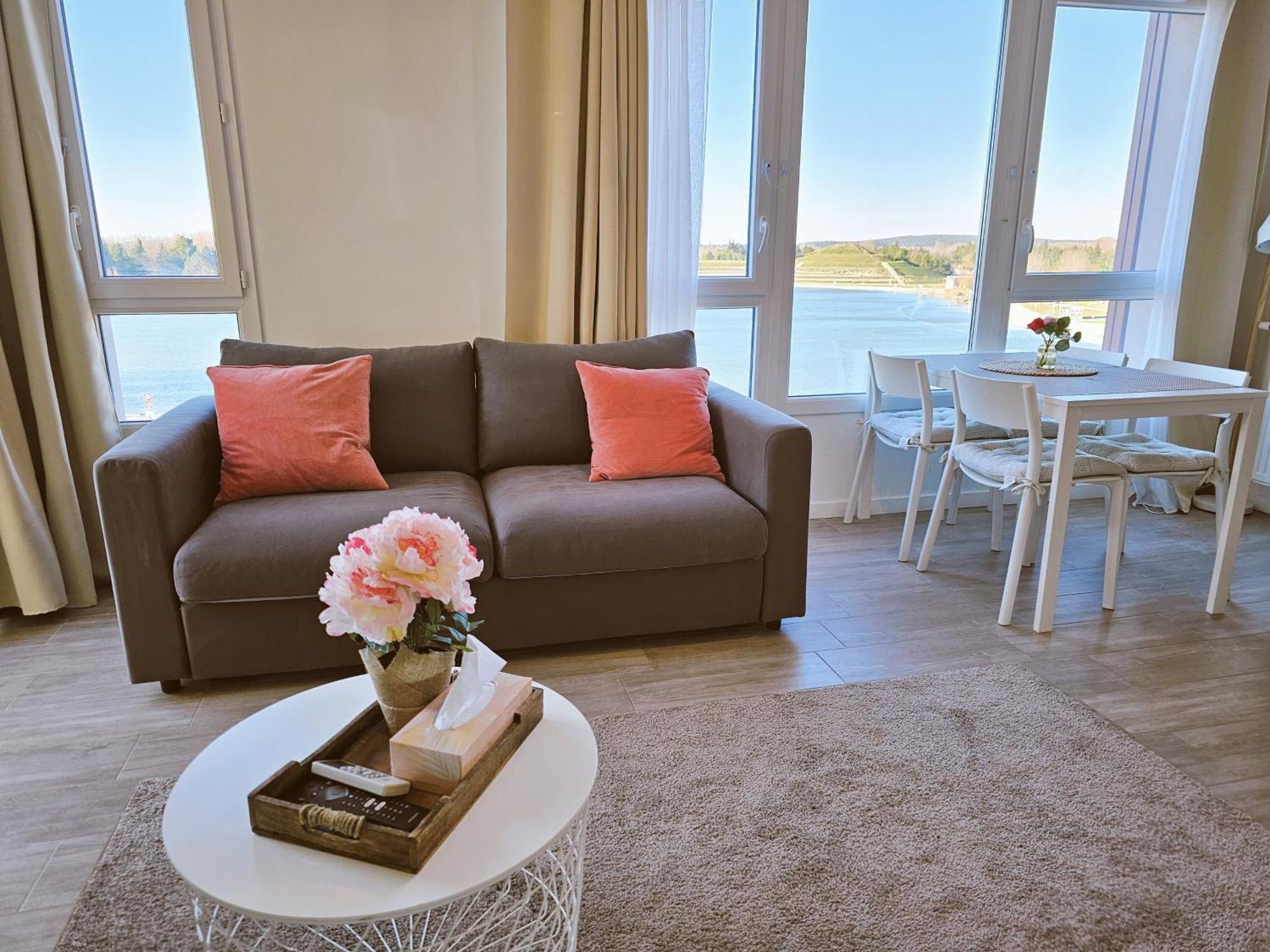 Lakeside Provence - Appartement 4 Etoiles Face Au Lac De Monteux Exteriör bild