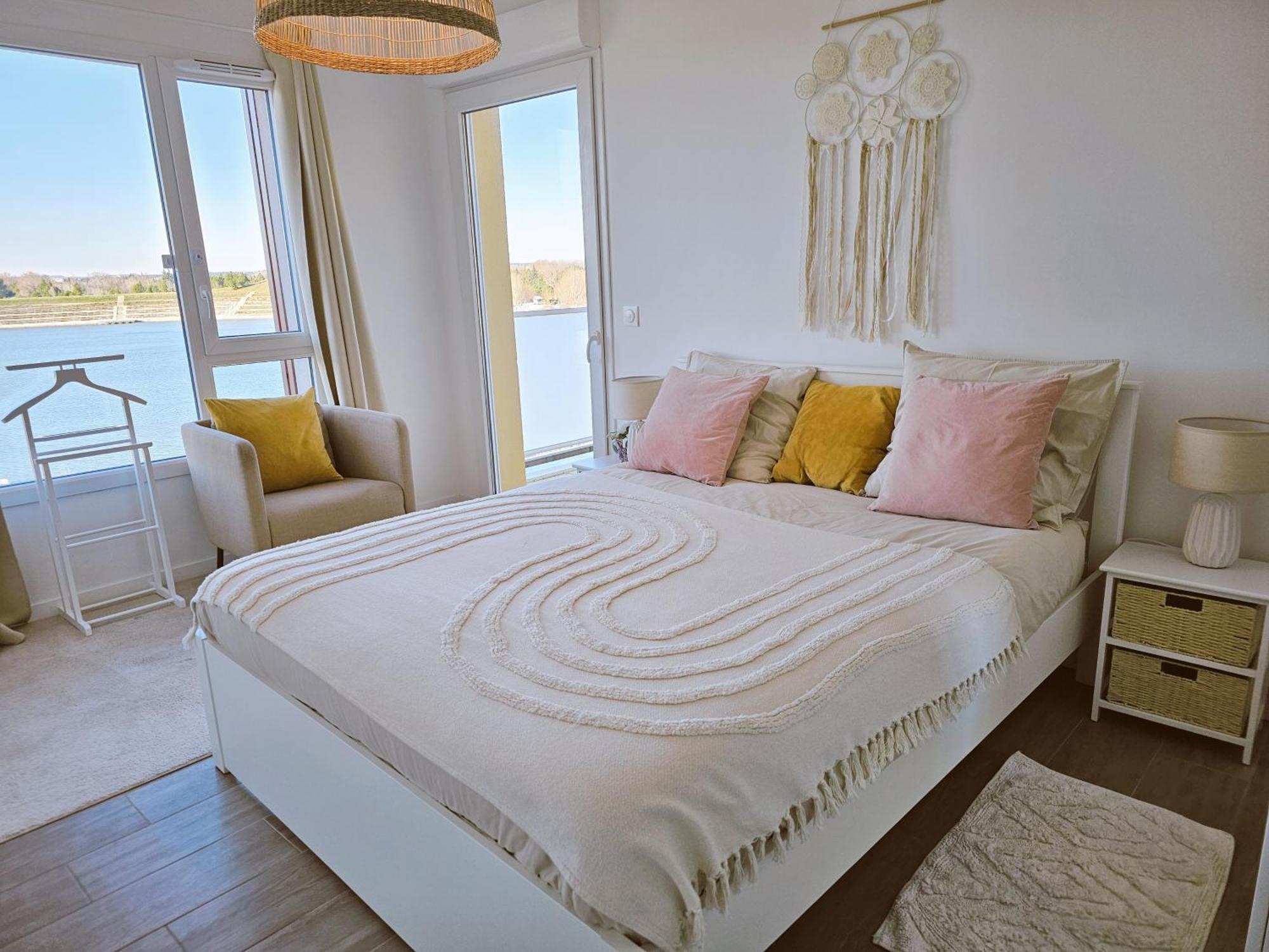 Lakeside Provence - Appartement 4 Etoiles Face Au Lac De Monteux Exteriör bild